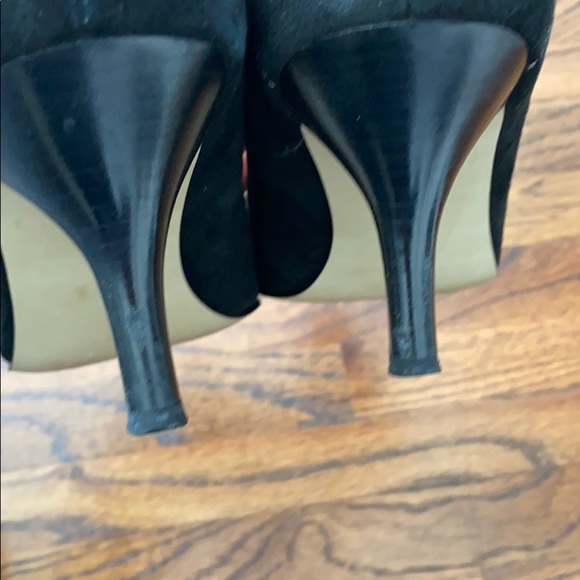 Anne Klein AK black suede low heels, sz 6.5 - Picture 7 of 8